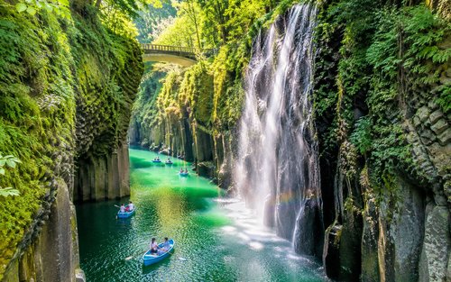 One-day trip to Kyushu Miyazaki: Kamishikimi Kumanoza Shrine & Takachiho Gorge & Ama-no-Iwato Shrine & Ama-no-Yasugawara (Departure from Fukuoka, including a special lunch)