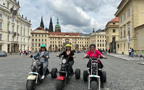 Tour ngắm cảnh bằng xe ba bánh Harley 90 phút