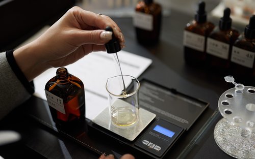 台北：沉浸式 DIY 调制香水