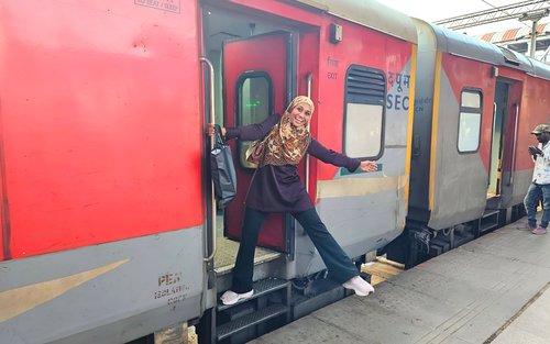 Taj Mahal & Agra Day Tour From Delhi By Gatimaan Express Train