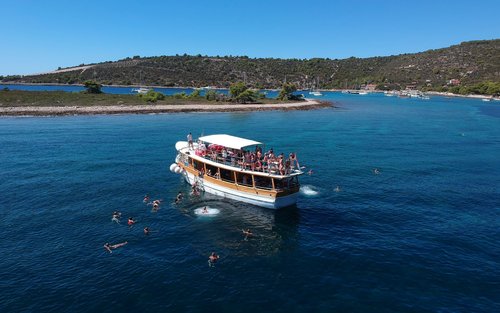 杜布罗夫尼克出发埃拉菲蒂群岛午餐游船之旅