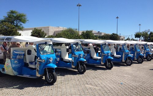 Những điều tuyệt vời nhất của Lisbon bằng xe Tuk Tuk điện