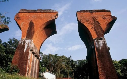 苗栗包车一日游：胜兴车站＆英才书院（台北出发）