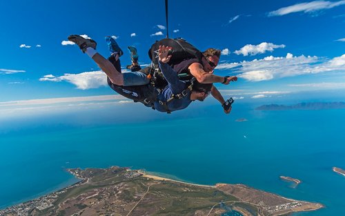 Airlie Beach Tandem Skydive Beach Landing Experience