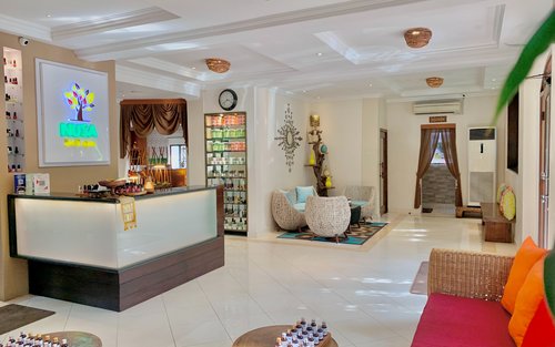 Gozallik Ritaga massaj beradi