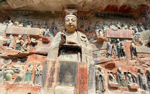 Lawatan sehari ke Ukiran Batu Dazu Chongqing dan Gunung Baoding
