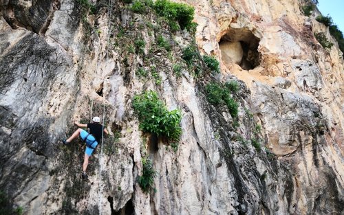 Guided Rock Climbing and Batu Caves Visit in Kuala Lumpur