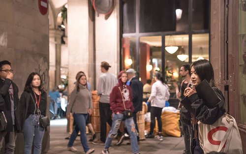 [Guia e Evento de Avaliação em Coreano][Follow Me Tour] Passeio Noturno a Pé pelo Bairro Gótico de Barcelona