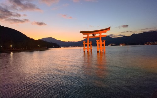 (PRIVATE TOUR) Explore MIYAJIMA in Half a Day