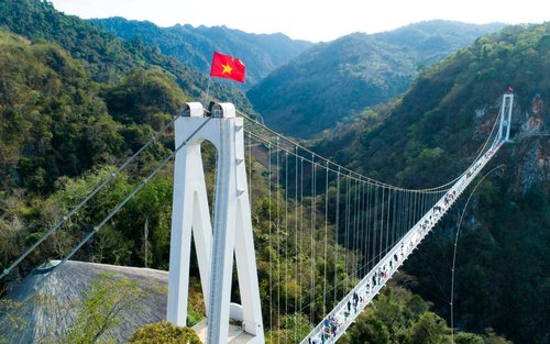 Ingresso para a Ponte de Vidro Bach Long em Moc Chau