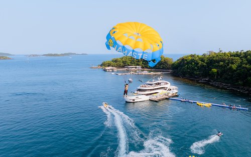 在鸚鵡螺南無斯特郵輪上體驗海上運動和獨木舟接送服務