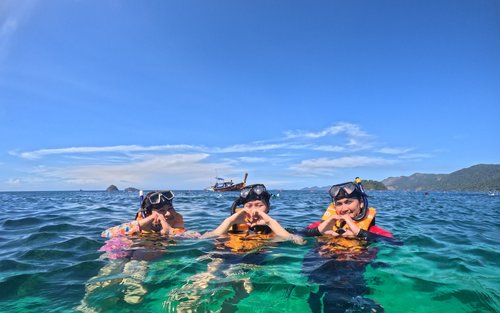 Koh Lipe 5 Islands Snorkeling Tour with Longtail Boat