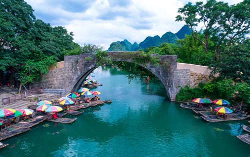 Yulong River Bamboo Rafting & Xiangong Mountain & Utopia Private Day Tour