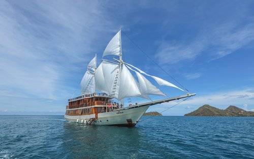 [Luxury Phinisi] Elrora Phinisi Liveaboard 3 Hari 2 Malam dari Labuan Bajo