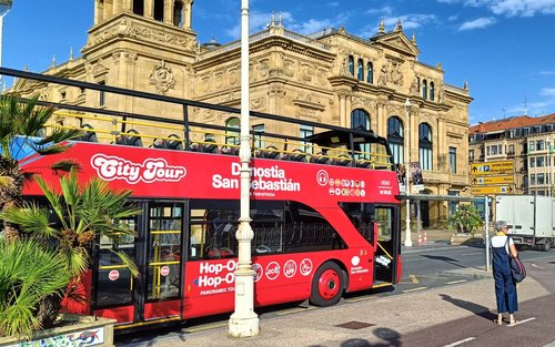 San Sebastian hop-on hop-off city tour bus