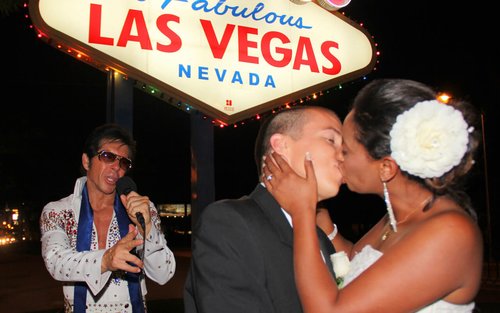 Elvis Romance Wedding Experience in Las Vegas
