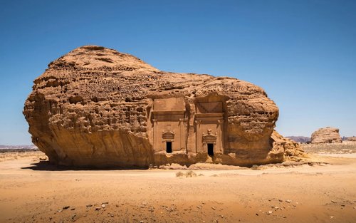 Visiting the Incredible Heritage Site Hegra in AlUla
