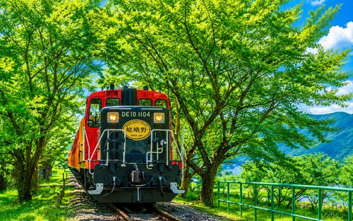 Lawatan Sehari Kereta Api Pelancongan Arashiyama Kyoto & Pengalaman Arung Jeram Hozugawa (Bertolak dari Osaka / Kyoto)