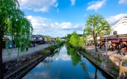 Takamatsu Okayama Castle & Kurashiki Bikan Full-Day Tour