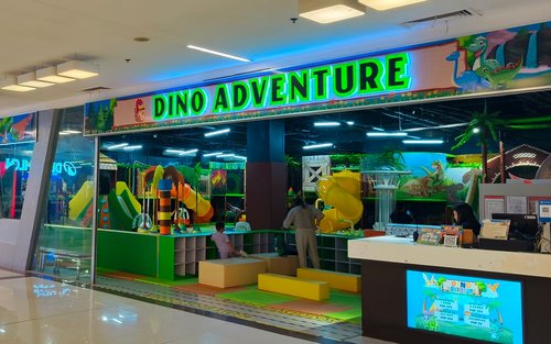 Petualangan Dino di Festival Mall Alabang