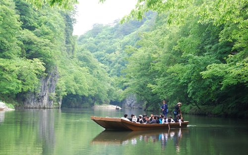 Geibikei-Schlucht Flussbootsfahrt-Erlebnis in Iwate