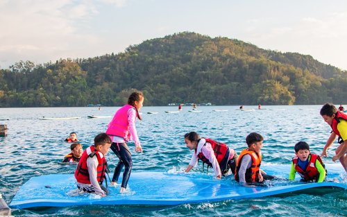 Nantou Sun Moon Lake | Dvojitý zážitek SUP pádlování a vodního kouzelného koberce