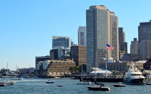 Lawatan Audio Berpandu Diri ke Boston Harborwalk