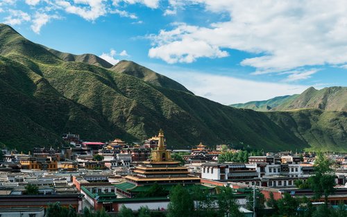 One-day chartered car tour from Lanzhou to Gannan Labrang Monastery + Sangke Grassland + Ganjia Secret Realm