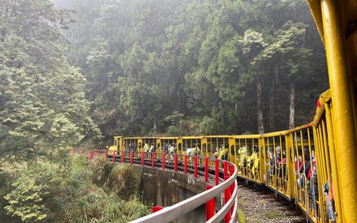Tour di un giorno a Taipingshan e alle sorgenti termali di Jiuzhize da Taipei o Yilan 