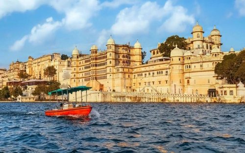 Tur Pribadi Udaipur City Palace & Danau Pichola