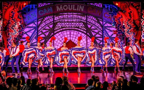 Experiență cu cină la Turnul Eiffel, croazieră pe Sena și spectacol la Moulin Rouge