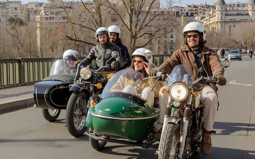 Paris: Jelajah Sidecar dengan Pengambilan di Hotel