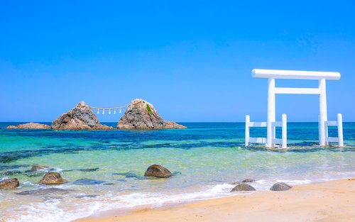 Skreddersydd dagstur/flerdagstur med leid bil fra Kyushu Fukuoka-området (Itoshima): Shiraito-fossen, Sakurai Futamiura Meoto Iwa (ekteparfjellet), Sakurai-helligdommen, Dazaifu Tenmangu-helligdommen, Nanzoin-tempelet