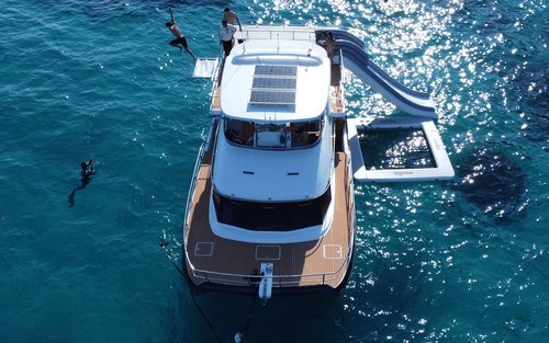 Phuket：Phi Phi & Maiton Islands Day Tour By Luxury Yacht