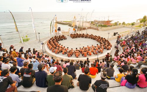Bilet la spectacolul de dans Kecak pe plaja Melasti din Bali