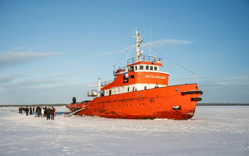Creuer de rompeglaços Arctic Explorer amb bany de gel