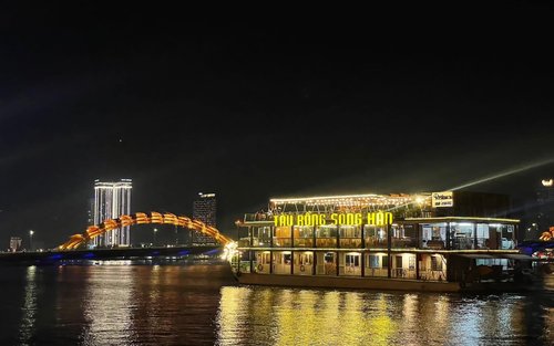 Croisières nocturnes sur le fleuve Han par Tau Rong Song Han