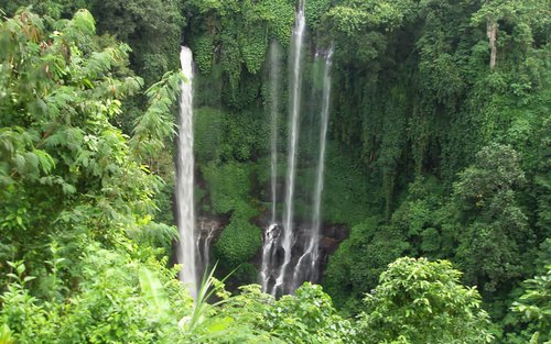 Viatge a les cascades amagades de Bali