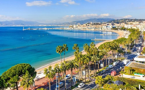 Cannes Half-Day Walking Tour with Perfume & Cocktail Workshop