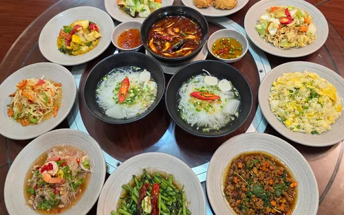 Passeio pelo Pattaya Amazing Spa & Bann Thai Food Museum com Comida Local