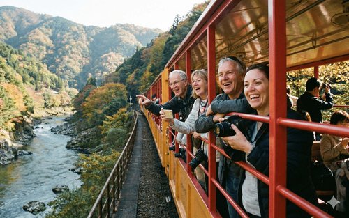 Enjoy Kyoto at your own pace: Private photo shoot for couples & families