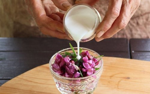 Live Like a Local: Herbal Oil Workshop & Farm Lunch