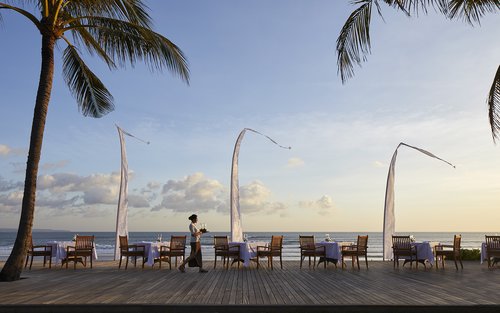 薩馬亞巴厘島塞米亞克別墅Breeze Restaurant用餐體驗