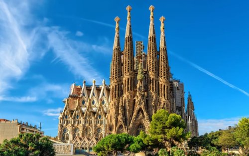Sagrada Familia & Montserrat full-day tour with pickup