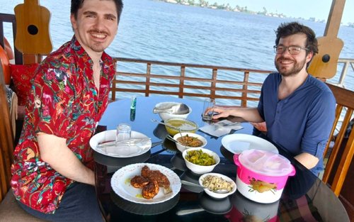 From Kochi: Aleppey Overnight Houseboat Cruise With Meals