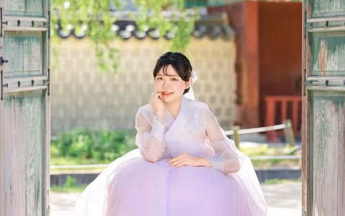 Sewa Hanbok di Dekat Gyeongbokgung oleh Hae & Dal Hanbok