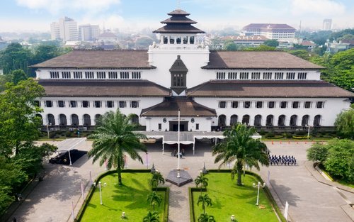 Tour de Compras e Gastronomia com Guia Multilíngue em Bandung