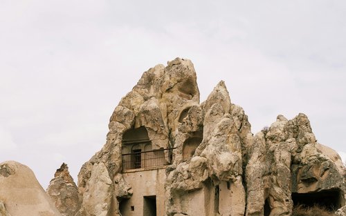 Göreme Rose Valley & Çavuşin Castle Half-Day Hiking Tour with Hidden Caves