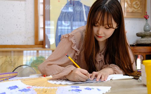慶州扇面繪製新羅王朝民間畫