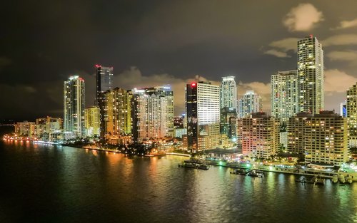 Croisière nocturne Miami Skyline sur la baie de Biscayne